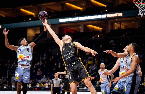 艰难取胜背 艰难取胜背