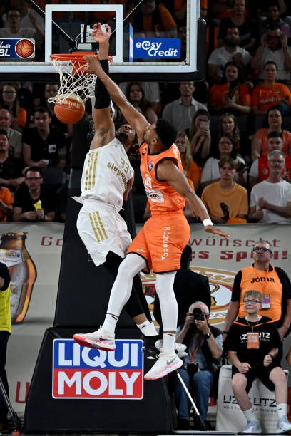 继续巩固德 继续巩固德